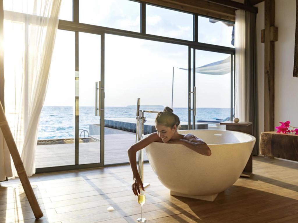 Kuredhivaru Resort and Spa 5*